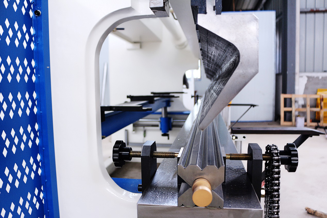 Selection of bending die for bending machine HARSLE MACHINE